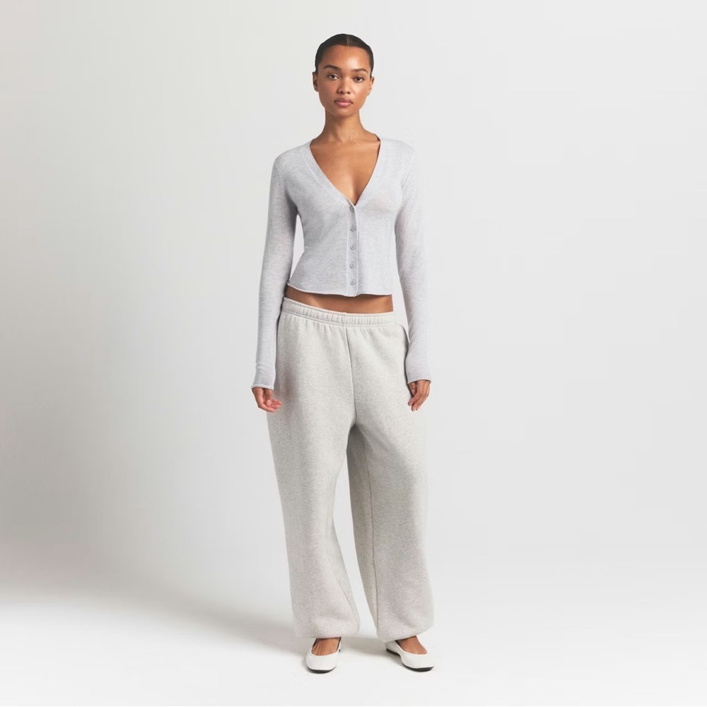 NWT, Ret $198, SKIMS Featherweight Cashmere Cardigan (Size M) - Heather Grey